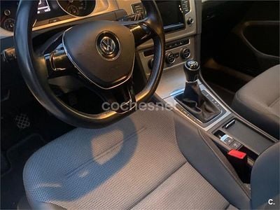 Usado VW Golf VII Edition 105 CV (77 kW) 2014 Blanco Berlina