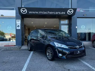 Usado Toyota Verso Comfort 124 CV (91 kW) 2014 Negro Monovolumen