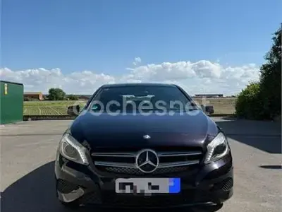 Käytetty Mercedes A180 Urban 122 HP (89 kW) 2015 Musta Sedan