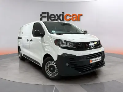Usado Opel Vivaro-e Combi 120 CV (88 kW) 2025 Blanco Monovolumen