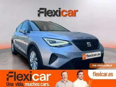 Usado Seat Arona Style 110 CV (80 kW) 2022 Gris SUV