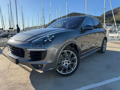 Usado Porsche Cayenne S Diesel 385 CV (283 kW) 2016 Gris / plata SUV