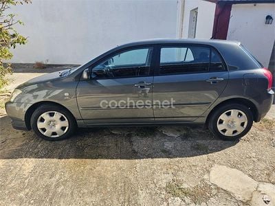 Usado Toyota Corolla Terra 90 CV (66 kW) 2004 Gris / plata Berlina