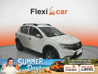 Usado Dacia Sandero Comfort 90 CV (66 kW) 2019 Blanco Berlina
