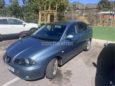 Usado Seat Cordoba Sport 110 CV (80 kW) 2002 Verde Familiar