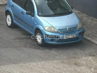 Usado Citroën C3 61 CV (44 kW) 2003 Azul Berlina