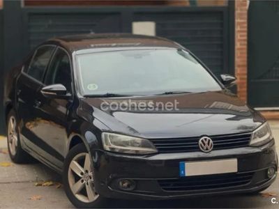 Usado VW Jetta Advance 105 CV (77 kW) 2011 Azul Berlina