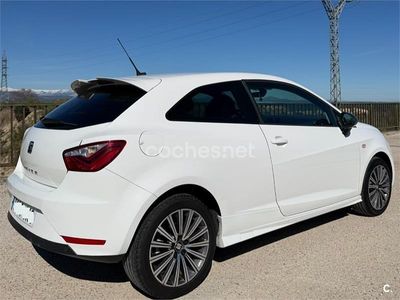 Usado Seat Ibiza SC CONNECT 95 CV (69 kW) 2015 Blanco Utilitario