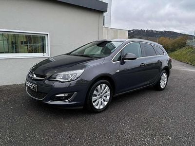 Gris / plata Usado 2015 Opel Astra Excellence Familiar | 7900 € (Precio justo)