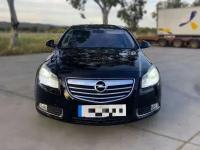 Usado Opel Insignia Edition 160 CV (117 kW) 2009 Negro Berlina