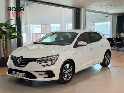 Usado Renault Mégane II Zen 115 CV (84 kW) 2021 Blanco Berlina