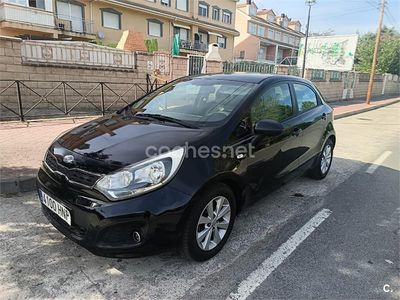 Usado Kia Rio 85 CV (62 kW) 2013 Negro Berlina