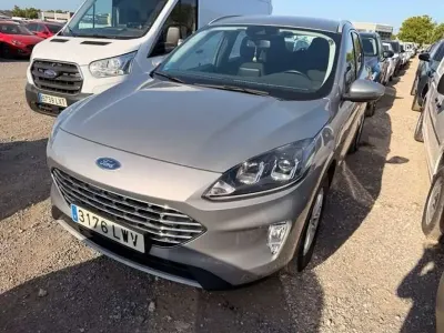 Usado Ford Kuga Titanium 190 CV (139 kW) 2022 Plateado SUV