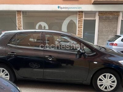 Usado Toyota Auris 90 CV (66 kW) 2007 Negro Utilitario