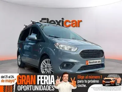 Käytetty Ford Tourneo Courier Trend 100 HP (73 kW) 2018 Harmaa Tila-auto