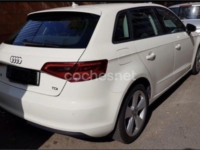 Usado Audi A3 Attraction 105 CV (77 kW) 2013 Blanco Berlina