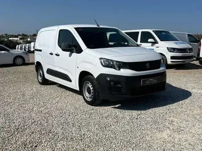 Usado Peugeot Partner 98 CV (72 kW) 2019 Blanco Monovolumen
