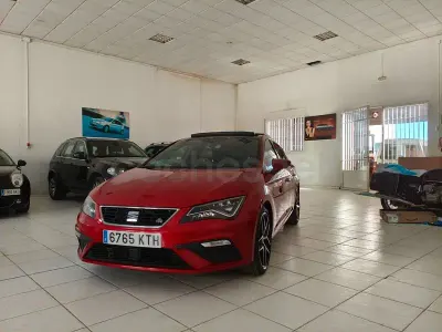 Usado Seat Leon FR 150 CV (110 kW) 2019 Granate Berlina