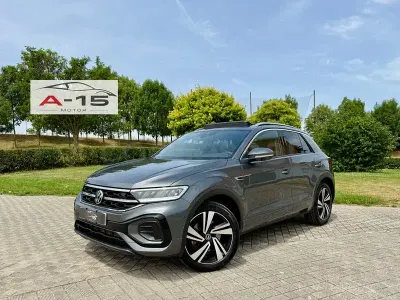 Usado VW T-Roc R-line 150 CV (110 kW) 2024 Gris / plata SUV