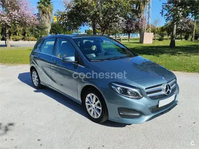 Usado Mercedes B200 136 CV (100 kW) 2015 Azul Monovolumen