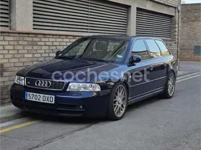 Usado Audi S4 Sport 265 CV (194 kW) 1999 Azul Familiar