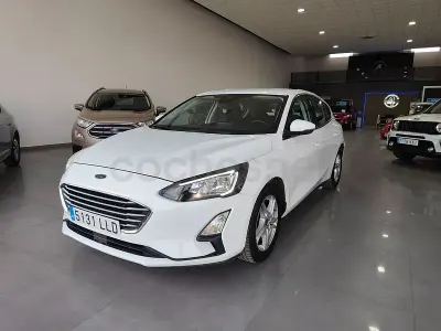 Usado Ford Focus Trend 120 CV (88 kW) 2020 Blanco Berlina