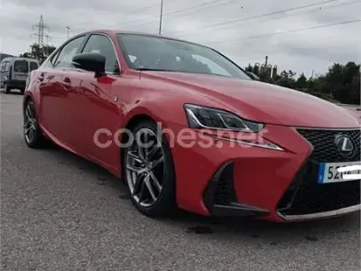 Usado Lexus IS300h Sport Line 223 CV (164 kW) 2017 Rojo Berlina