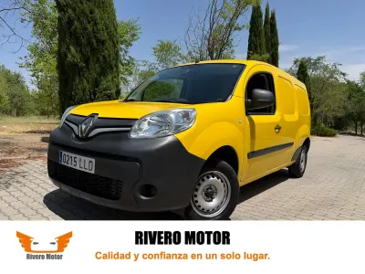 Usado Renault Kangoo 95 CV (69 kW) 2020 Amarillo Monovolumen