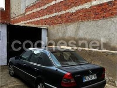 Käytetty Mercedes C280 Elegance 193 HP (141 kW) 1994 Sininen Sedan