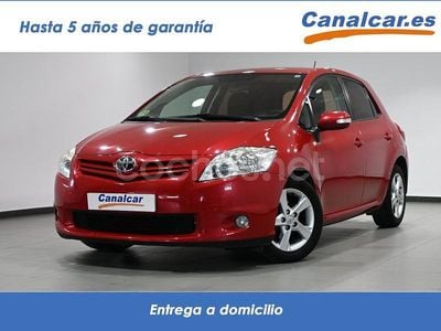 Usado Toyota Auris Active 90 CV (66 kW) 2011 Granate Berlina
