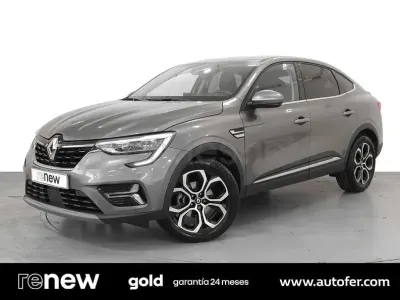 Usado Renault Arkana Techno 145 CV (106 kW) 2022 Gris / plata SUV