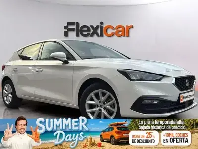 Usado Seat Leon Style 110 CV (80 kW) 2024 Blanco Berlina