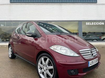 Granate Usado 2011 Mercedes A180 Elegance Monovolumen | 7990 € (Un poco caro)