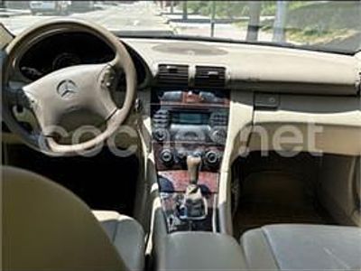 Usado Mercedes C220 Elegance 143 CV (105 kW) 2005 Azul Berlina