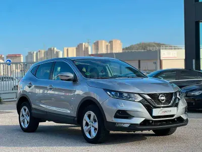 Usado Nissan Qashqai Acenta 131 CV (96 kW) 2020 Gris / plata SUV