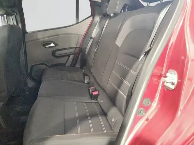 Usado Dacia Sandero Comfort 91 CV (66 kW) 2022 Rojo Berlina