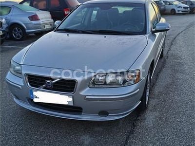Gris / plata Usado 2006 Volvo S60 Momentum Berlina | 3630 € (Precio justo)