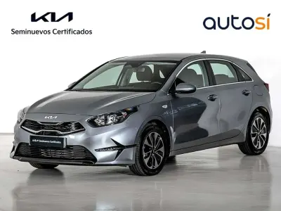 Usado Kia Ceed 101 CV (74 kW) 2025 Gris Utilitario