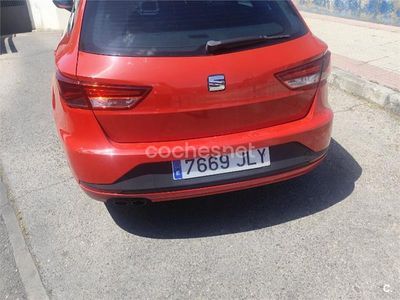 Usado Seat Leon ST FR 125 CV (91 kW) 2016 Rojo Familiar