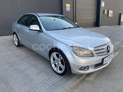 Usado Mercedes C220 Elegance 170 CV (125 kW) 2008 Gris / plata Berlina