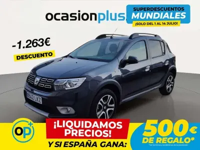 Usado Dacia Sandero Stepway 101 CV (74 kW) 2020 Gris Utilitario