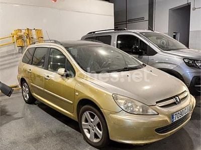 Usado Peugeot 307 138 CV (101 kW) 2003 Amarillo Familiar
