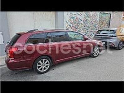 Granate Usado 2005 Toyota Avensis Executive Familiar | 3000 € (Un poco caro)