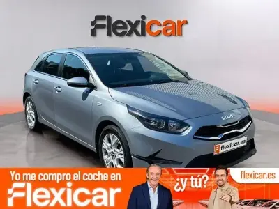 Usado Kia Ceed 136 CV (100 kW) 2023 Gris Utilitario