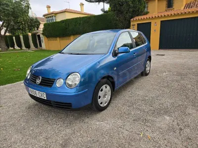 Usado VW Polo Highline 75 CV (55 kW) 2004 Azul Utilitario
