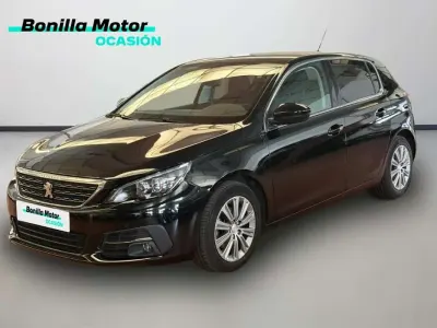Usado Peugeot 308 Allure 131 CV (96 kW) 2021 Negro Berlina