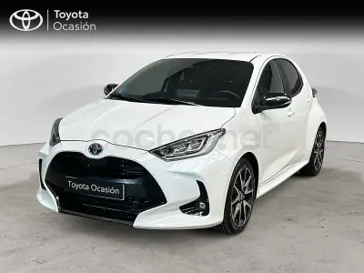 Usado Toyota Yaris Hybrid Style 116 CV (85 kW) 2022 Blanco Berlina