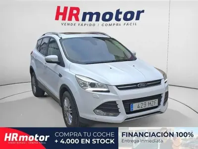 Usado Ford Kuga Titanium 141 CV (103 kW) 2014 Blanco SUV