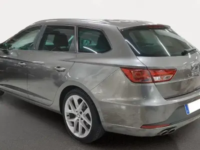 Usado Seat Leon FR 122 CV (89 kW) 2013 Gris / plata Familiar