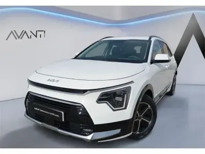 Usado Kia Niro 141 CV (103 kW) 2023 Blanco SUV